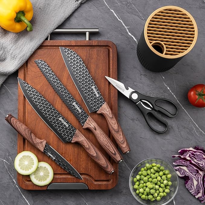 How to Match Kitchen Knives with the Right Cutting Board