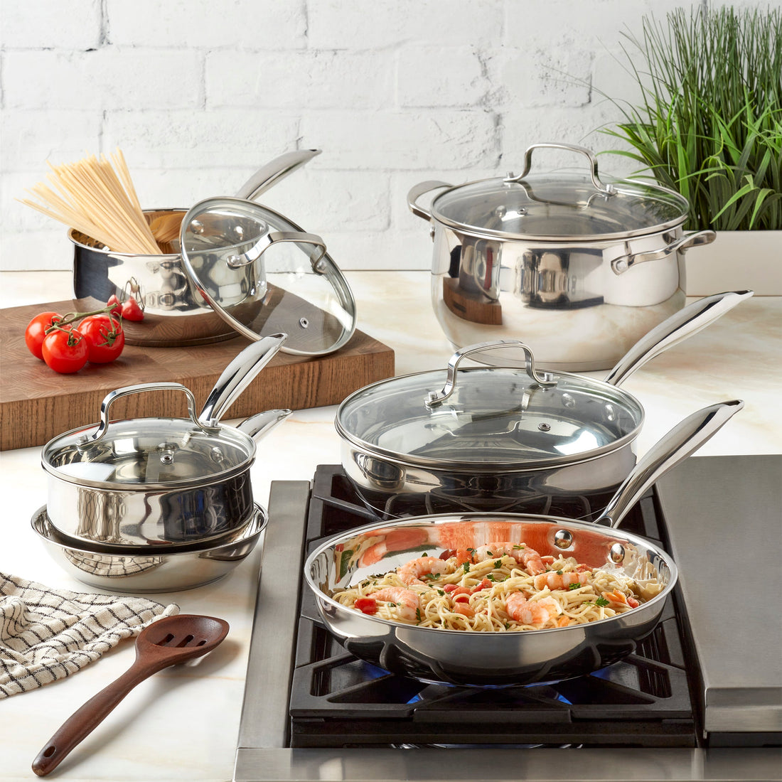 Nonstick Cookware Set: Convenience First