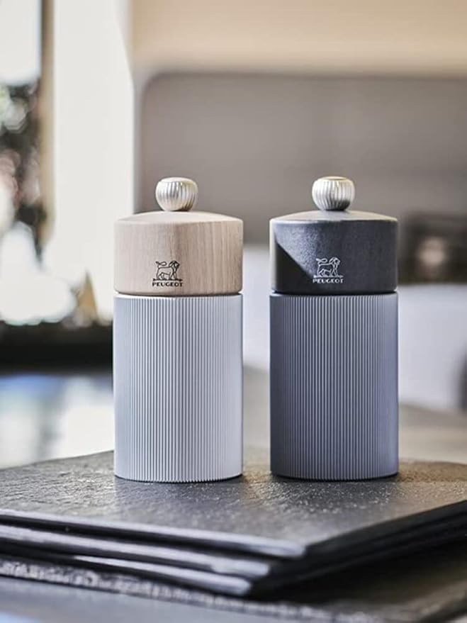 PEUGEOT-Line Pepper Mill - Classic Grind Adjustment -Aluminum and PEFC Certified Wood - Made in France- Carbon Color. 18 cm-7"