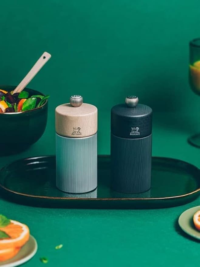 PEUGEOT - Line Pepper Mill - Classic Grind Adjustment - Aluminum and PEFC Certified Wood - Made in France - Natural Color. 18 cm-7"