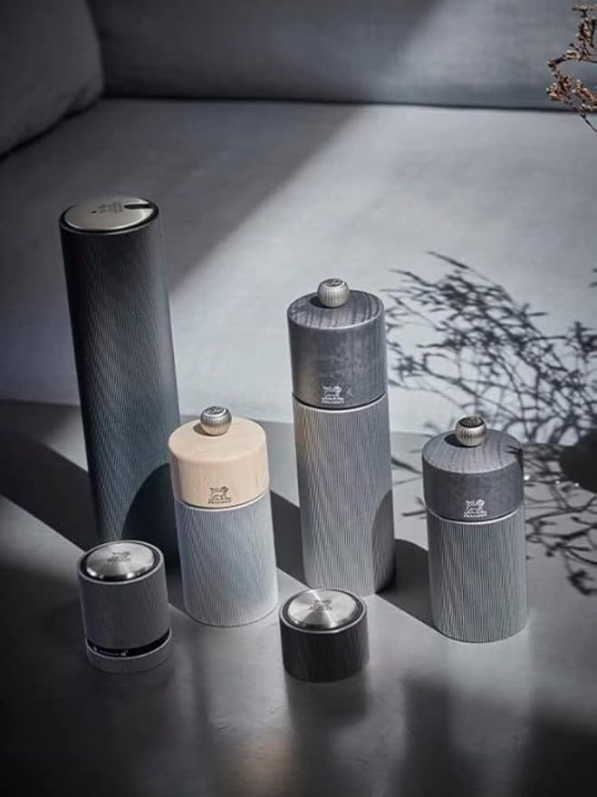 PEUGEOT- Line Pepper Mill - Classic Grind Adjustment - Aluminum and PEFC Certified Wood-Made in France - Carbon Color. 12 cm -4.75"