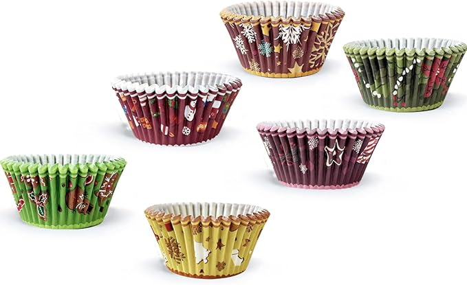 qiqee Christmas Standard Cupcake Liners Cupcake Cups 300-Count Food Grade Gradient 6 Design Christmas Gingerbread Man Cupcake Papers Baking Cups Cupcake Wrappers(Standard Size)