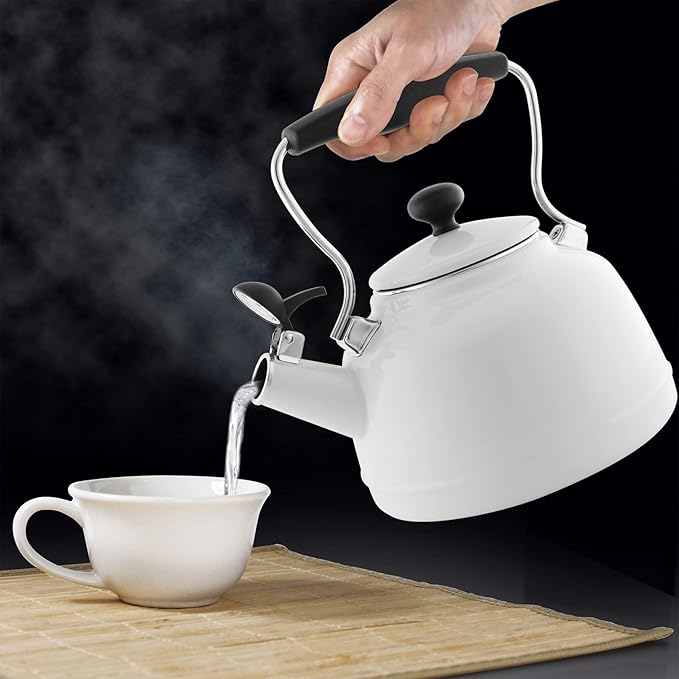 Chantal Tea Kettle, Vintage Series, Enamel on Steel, Whistling (White)