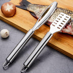 Fish Scaler Remover, Fish Scales Scraping Tool, Fishes Scaler Scraper with Grip Handle Fast Cleaning Skin Steel Brush Fishes Peeling Scraper(COLOR:Silver)