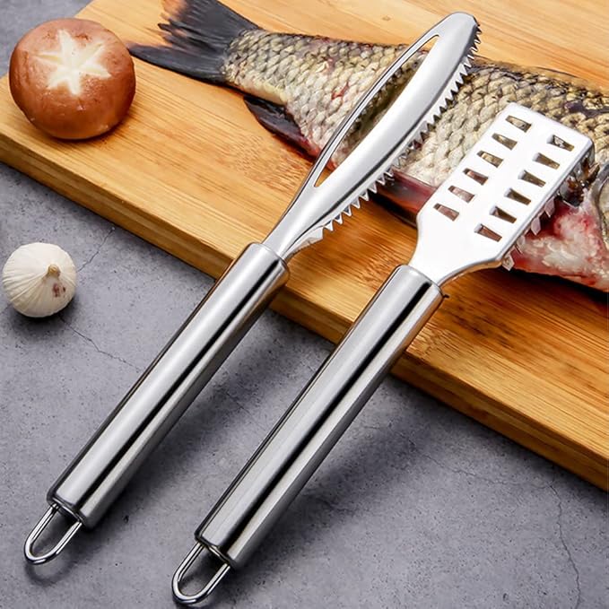 Fish Scaler Remover, Fish Scales Scraping Tool, Fishes Scaler Scraper with Grip Handle Fast Cleaning Skin Steel Brush Fishes Peeling Scraper(COLOR:Silver)