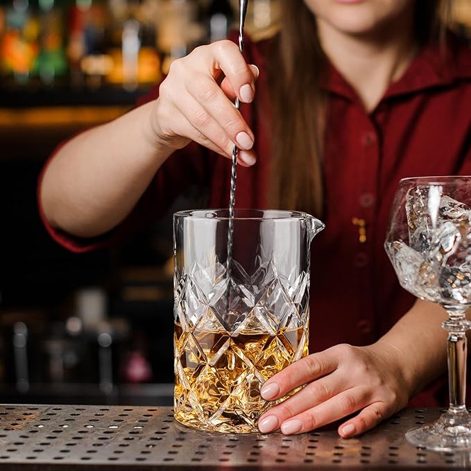 Cocktail Mixing Glass, 18.5oz Crystal Mixing Glass, Thick Bottom Bar Stiring Glasses, Bartender Mixing Jug for Manhattan, Martini, Whiskey