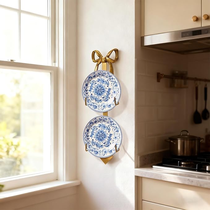 Zonon 2 Pack Gold Bow Plate Holder for Wall Bow Knot Iron Easel Display Rack Wall Mount Metal Plate Hanger Stand for Hanging Photo Frame Art Plaque for Cabinet Kitchen Counter Bar Cafe (18.5 x 7 Inch)