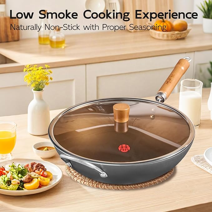 WANGYUANJI 13.4" Flat-Bottom Iron Wok with Glass Lid, Uncoated Stir-Fry Pan, Fast-Heating Refined Iron, Induction/Gas/Electric Compatible, Wooden Handle & Helper Ring (Seasoning Required)