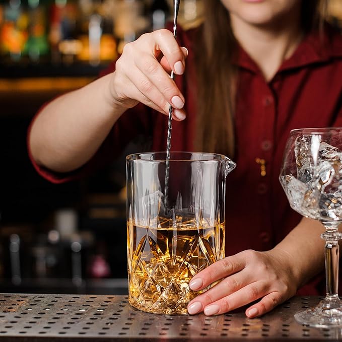 Cocktail Mixing Glass, 18.5oz Crystal Mixing Glass, Thick Bottom Bar Stiring Glasses, Bartender Mixing Jug for Manhattan, Martini, Whiskey