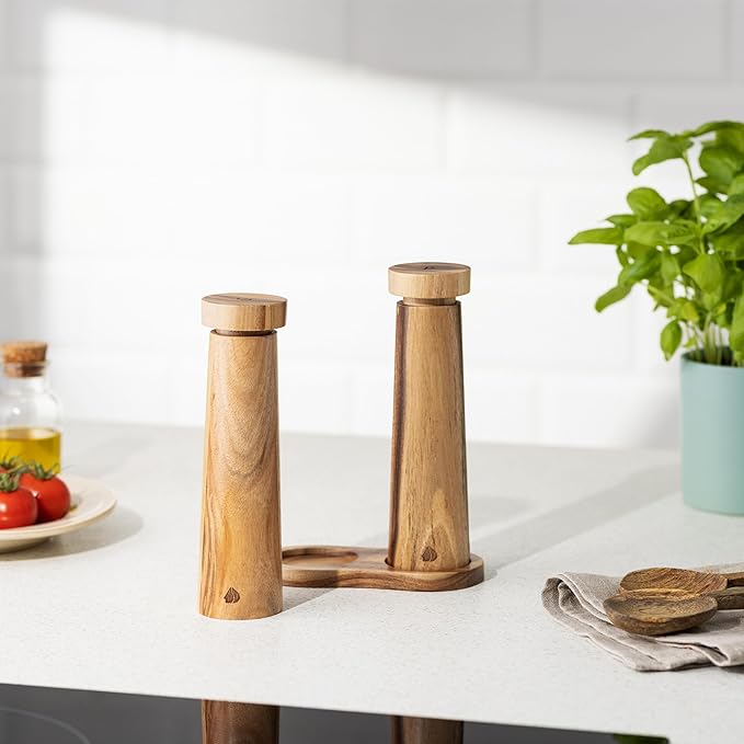 Navaris Salt and Pepper Mill Set with Tray - Adjustable Acacia Wood Salt and Pepper Grinders Shakers with Ceramic Grinding Core for Home, Restaurants