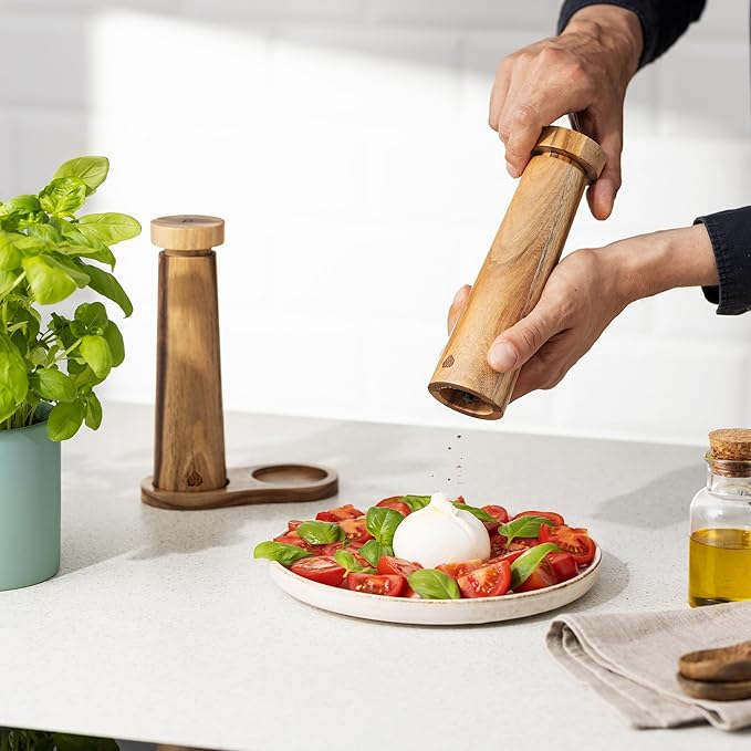 Navaris Salt and Pepper Mill Set with Tray - Adjustable Acacia Wood Salt and Pepper Grinders Shakers with Ceramic Grinding Core for Home, Restaurants