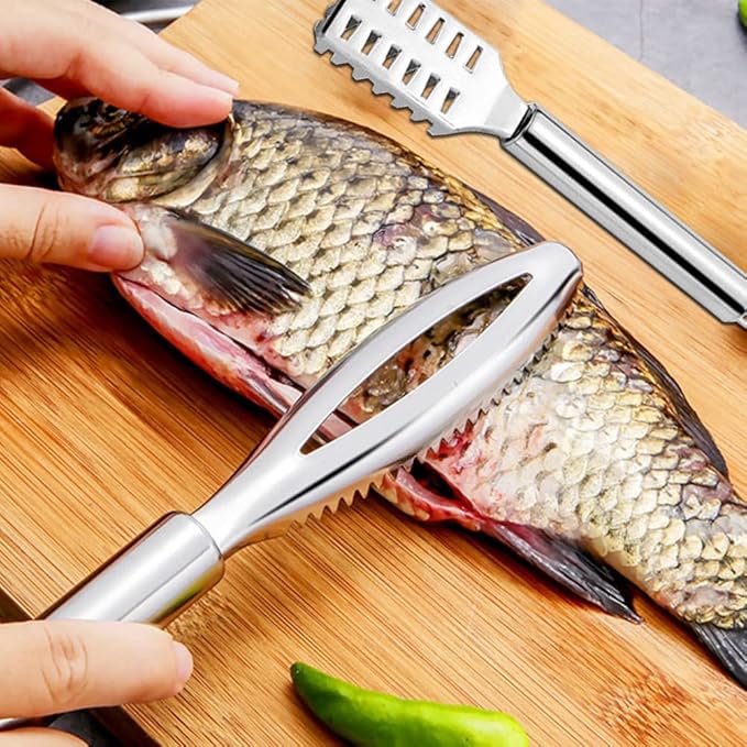Fish Scaler Remover, Fish Scales Scraping Tool, Fishes Scaler Scraper with Grip Handle Fast Cleaning Skin Steel Brush Fishes Peeling Scraper(COLOR:Silver)