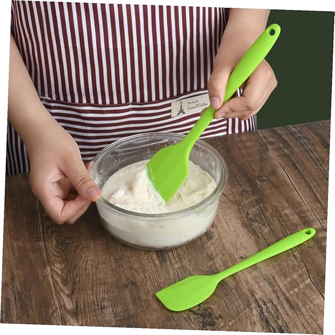 5pcs Kitchen Silicone Utensil Set Green Nonstick Baking Tools with Egg Whisk and Spatula Food-grade Silicone Cooking Gadgets for Mixing Scraping and Stirring