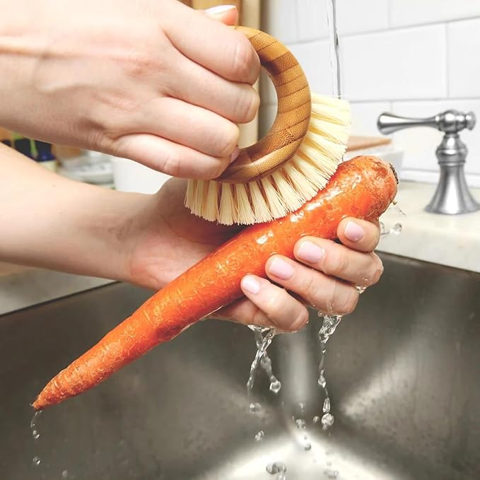 Full Circle The Ring - Bamboo Vegetable and Fruit Cleaning Brush - A Versatile Food Scrubber for Potatoes, Mushrooms, and Veggies