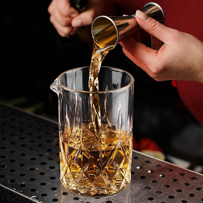 Cocktail Mixing Glass, 18.5oz Crystal Mixing Glass, Thick Bottom Bar Stiring Glasses, Bartender Mixing Jug for Manhattan, Martini, Whiskey
