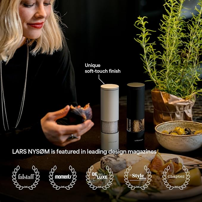 LARS NYSØM Salt and Pepper Grinder Set Manual, Stainless Steel Salt and Pepper Mills with Adjustable Ceramic Grinder I Design Spice Shakers (Berry Red)