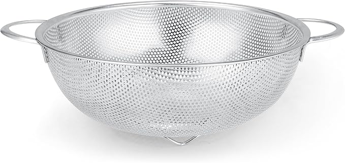 Gulex Colander Stainless Steel 3-Quart, Metal Strainer with Base, Strainer for Kitchen Food, Dishwasher Safe