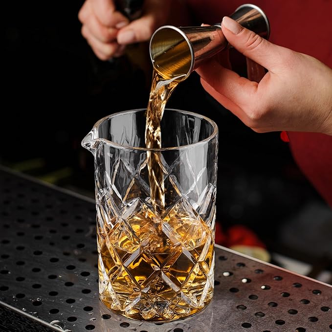 Cocktail Mixing Glass, 18.5oz Crystal Mixing Glass, Thick Bottom Bar Stiring Glasses, Bartender Mixing Jug for Manhattan, Martini, Whiskey