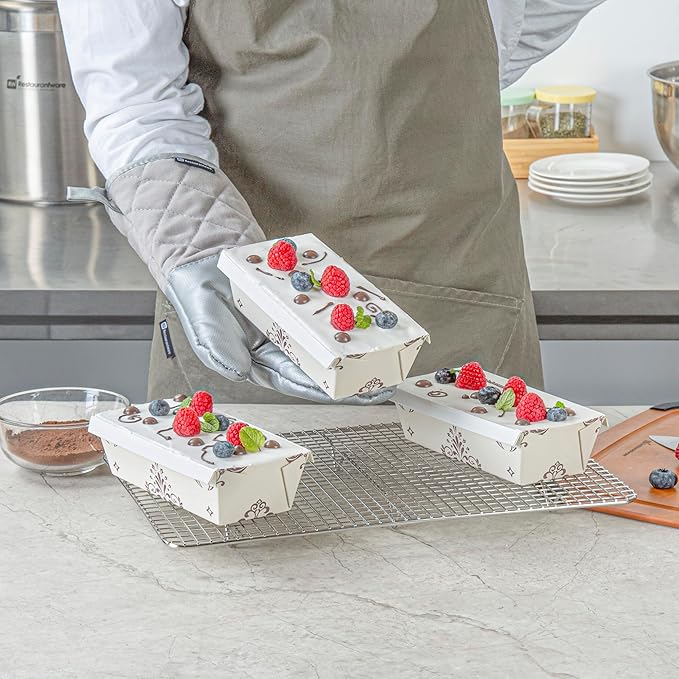 Restaurantware Loaf Pan 100 Pack of 13 oz Paper Baking Mold Bread Baking Mold Disposable Design Oven-Safe Greaseproof Ideal for Quick Breads and Pound Cakes