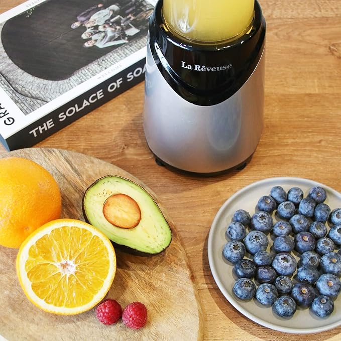 La Reveuse Smoothies Blender Personal Size 300 Watts with 18 oz BPA-Free Portable Travel Sports Bottle, Silver