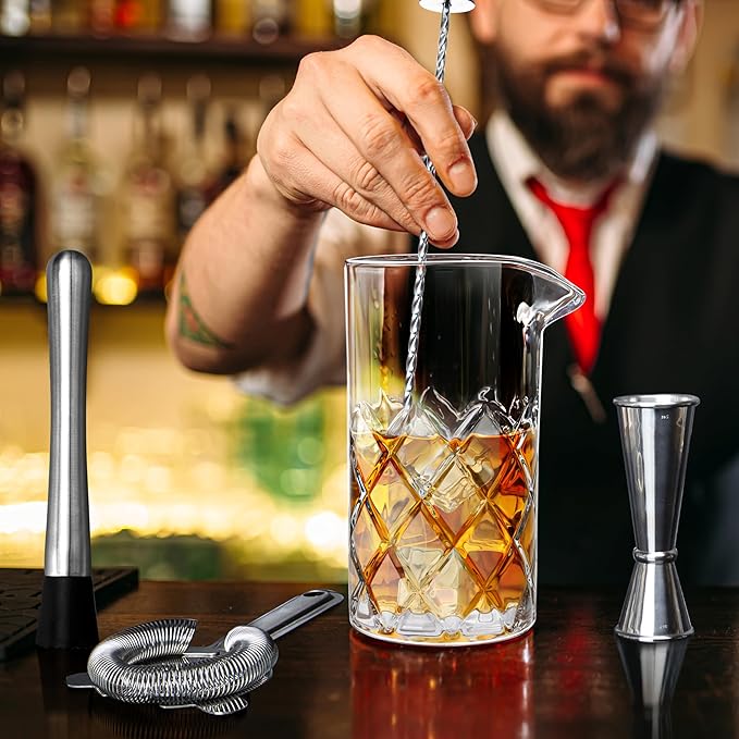 LIGHTEN LIFE Cocktail Mixing Glass Set,Bar Mixing Set with 20oz Crystal Thick Bottom Glass,Spoon, Jigger,Strainer and Muddle,5 Pieces Cocktail Mixing Glass Kits Perfect for Amateurs and Bartenders