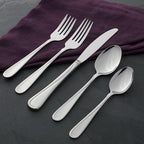 Oneida Silverware Set, Flight Everyday Flatware Dinner Knives Set, Service For 6, 18/0 Stainless Steel, Rust Resistant, Dishwasher Safe, Mirror Finish, Utensils Sets, Dinner Knife (Silver 6 Piece)