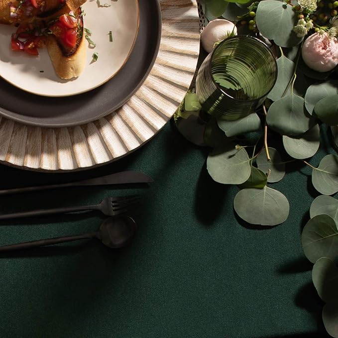 Gee Di Moda Rectangle Tablecloth - 90 x 132 Inch Hunter Green Table Cloth for 6 Foot Tables with Floor-Length Drop - Heavy Duty Washable Fabric for Holiday Party, Dinner, Weddings & Baby Shower