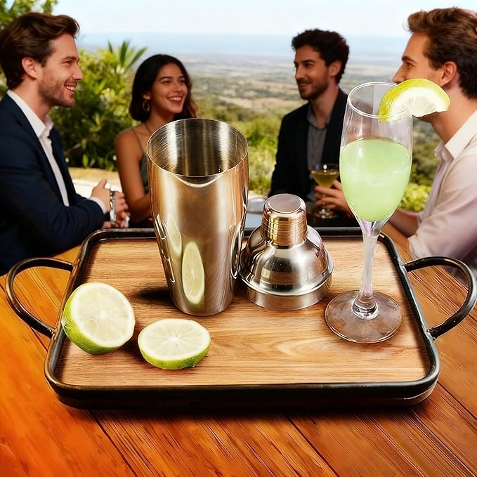 WPHUAW 24oz Cocktail Shaker Bar Set-Professional Margarita Mixer Drink Shaker Professional Stainless Steel Bar Tools Built-in Bartender Strainer for Martini Kit (1-Piece)