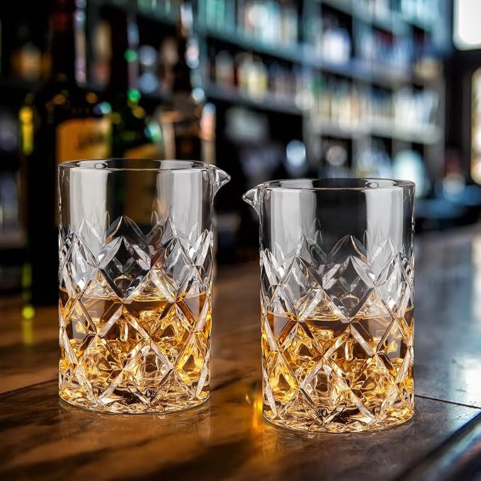 Cocktail Mixing Glass, 18.5oz Crystal Mixing Glass, Thick Bottom Bar Stiring Glasses, Bartender Mixing Jug for Manhattan, Martini, Whiskey