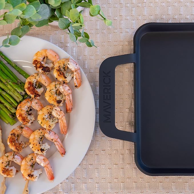 Maverick 22-Inch Preseasoned Carbon Steel Griddle, 4mm Heavy-Duty Flat Top Grill Pan with Raised Edges & Integrated Handles