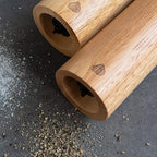 Navaris Salt and Pepper Mill Set - Adjustable Rubber Wood Salt and Pepper Grinders Shakers with Ceramic Grinding Core for Home, Restaurants - Design 1